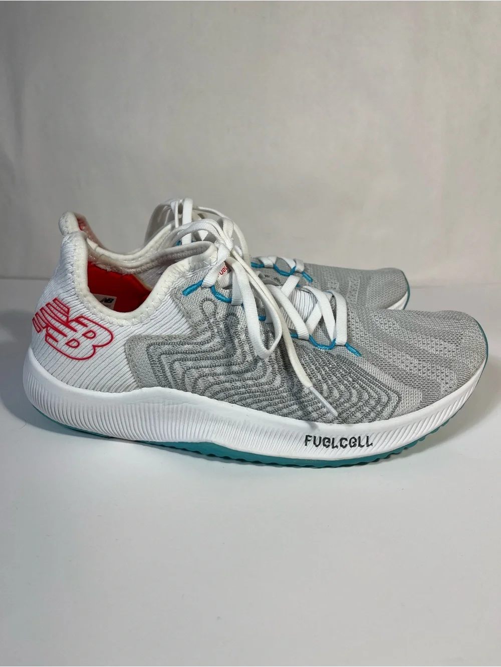 New Balance Women’s FuelCell Rebel Size 9.5